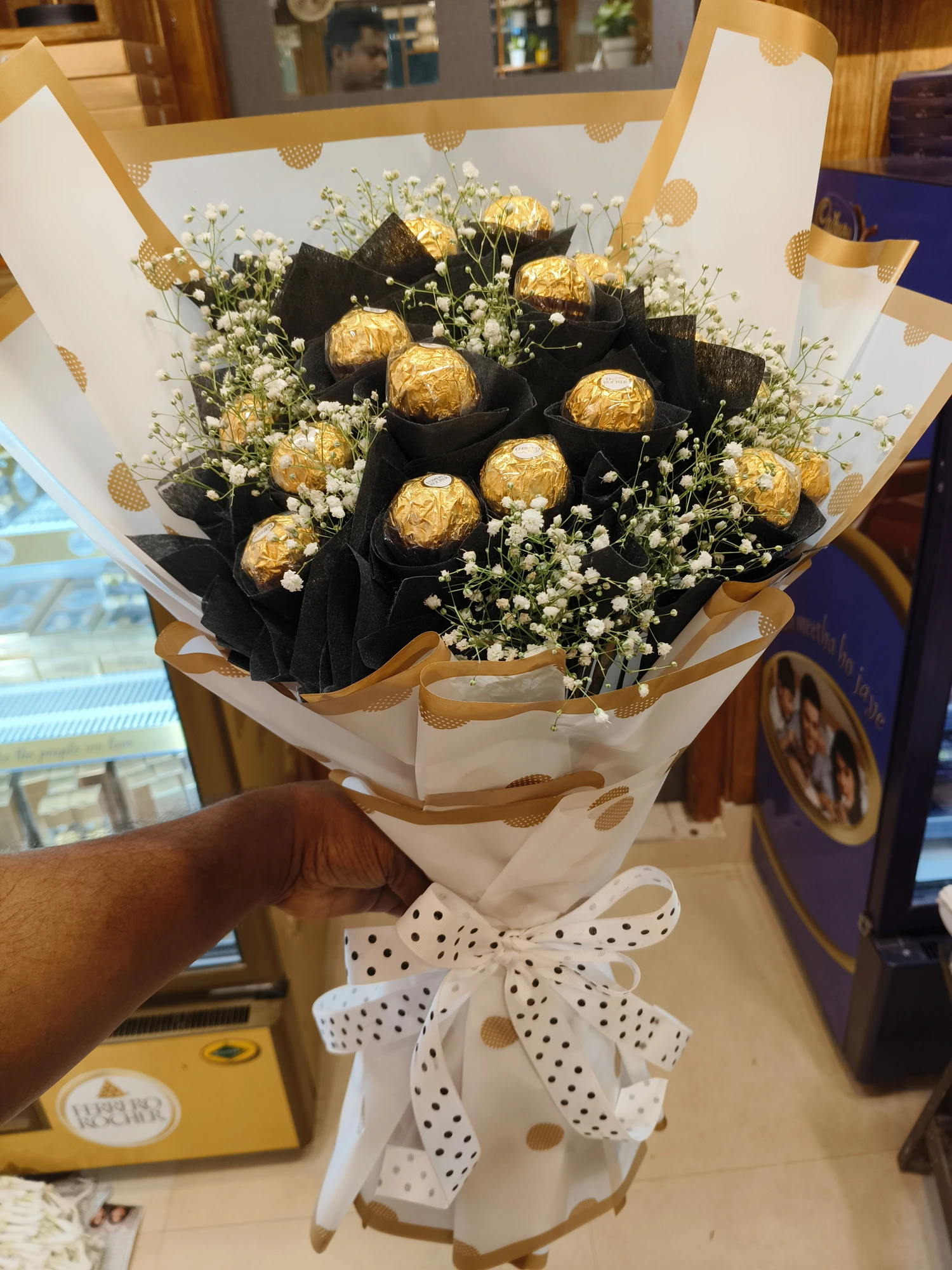 Ferrero Rocher Bunch — 16 pcs